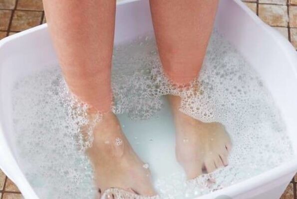 Treatment of nail fungi with folk remedies